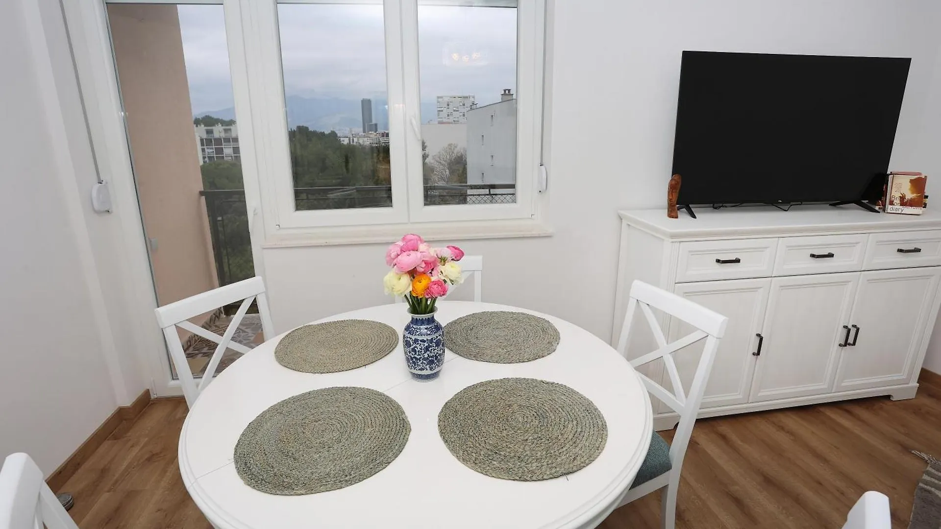 Sunsetview Apartment With Balcony Split