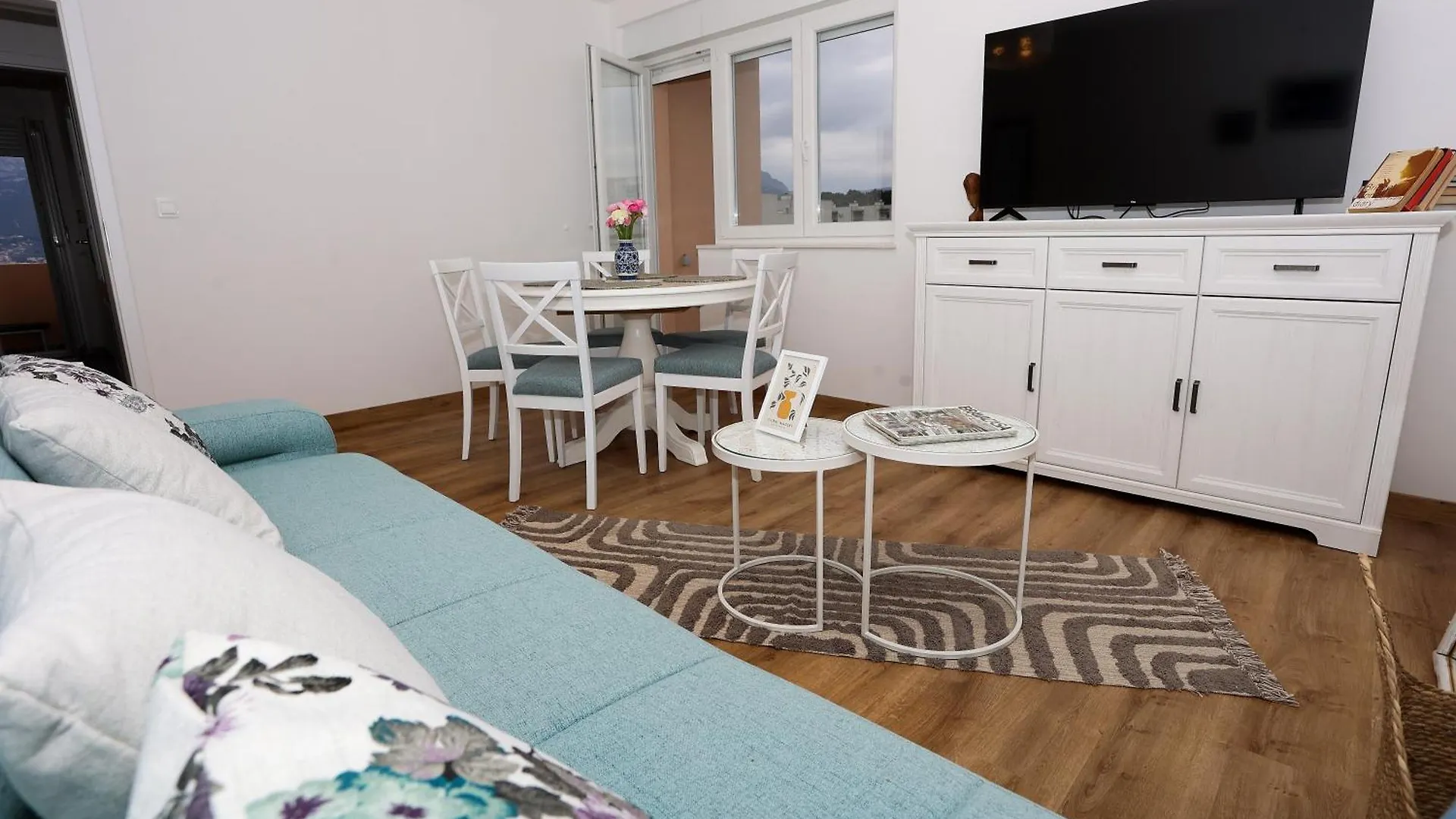 Sunsetview Apartment With Balcony Split