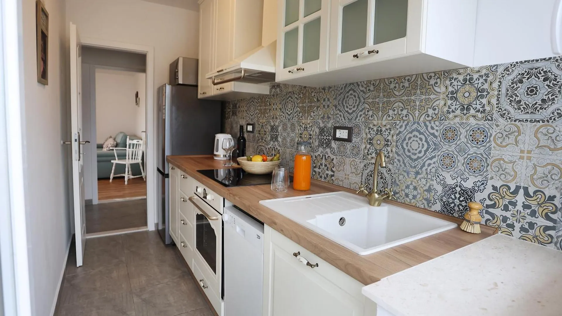 Sunsetview Apartment With Balcony Σπλιτ