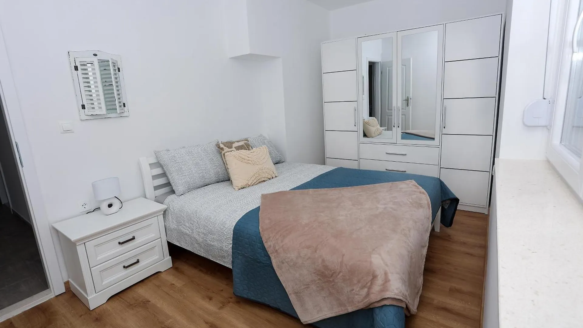 Sunsetview Apartment With Balcony Σπλιτ